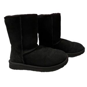 UGG Classic Short Boot Size 7